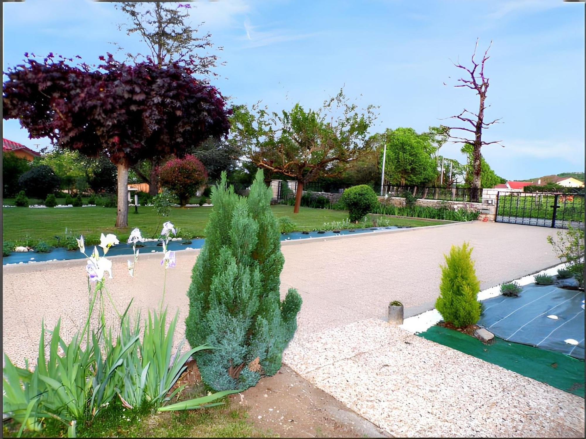 Appartement Charmant A Toulonjac Avec Jardin Et Terrasse 110 M² Exterior photo